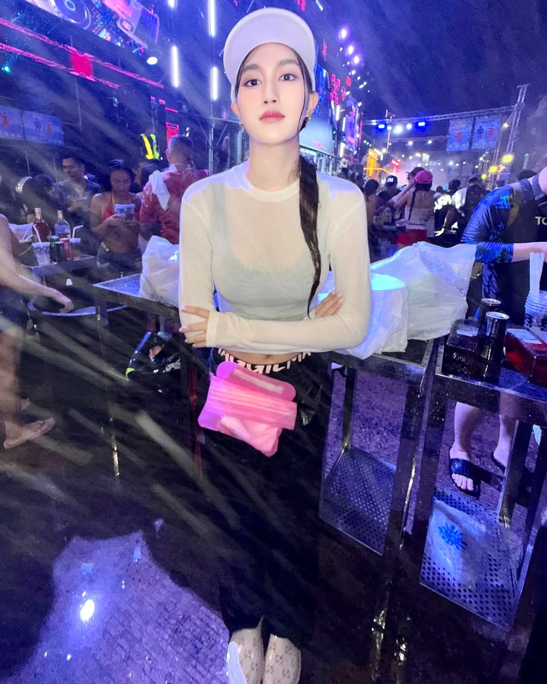 เบส - รักษ์วนีย์ คำสิงห์