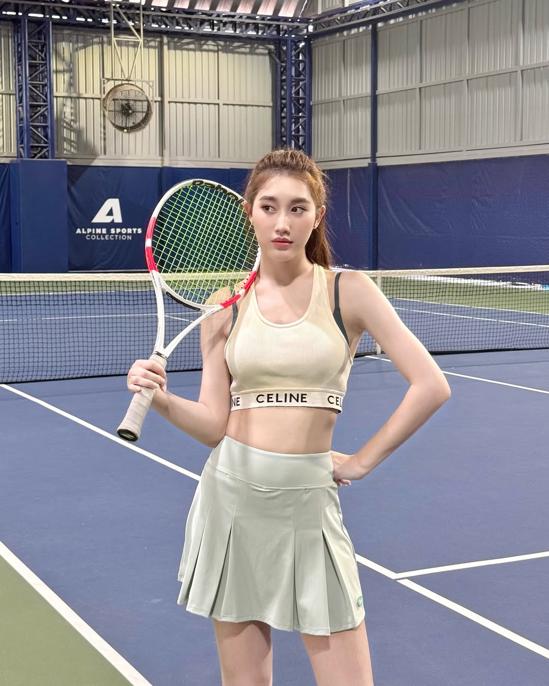 เบส - รักษ์วนีย์ คำสิงห์
