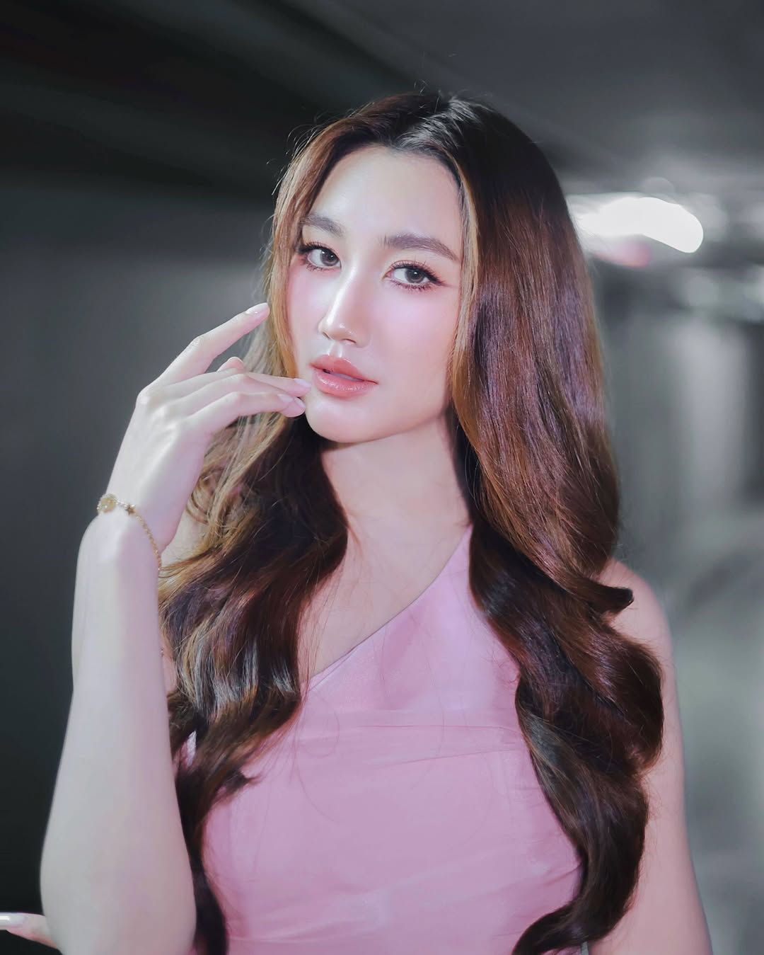 เบส - รักษ์วนีย์ คำสิงห์