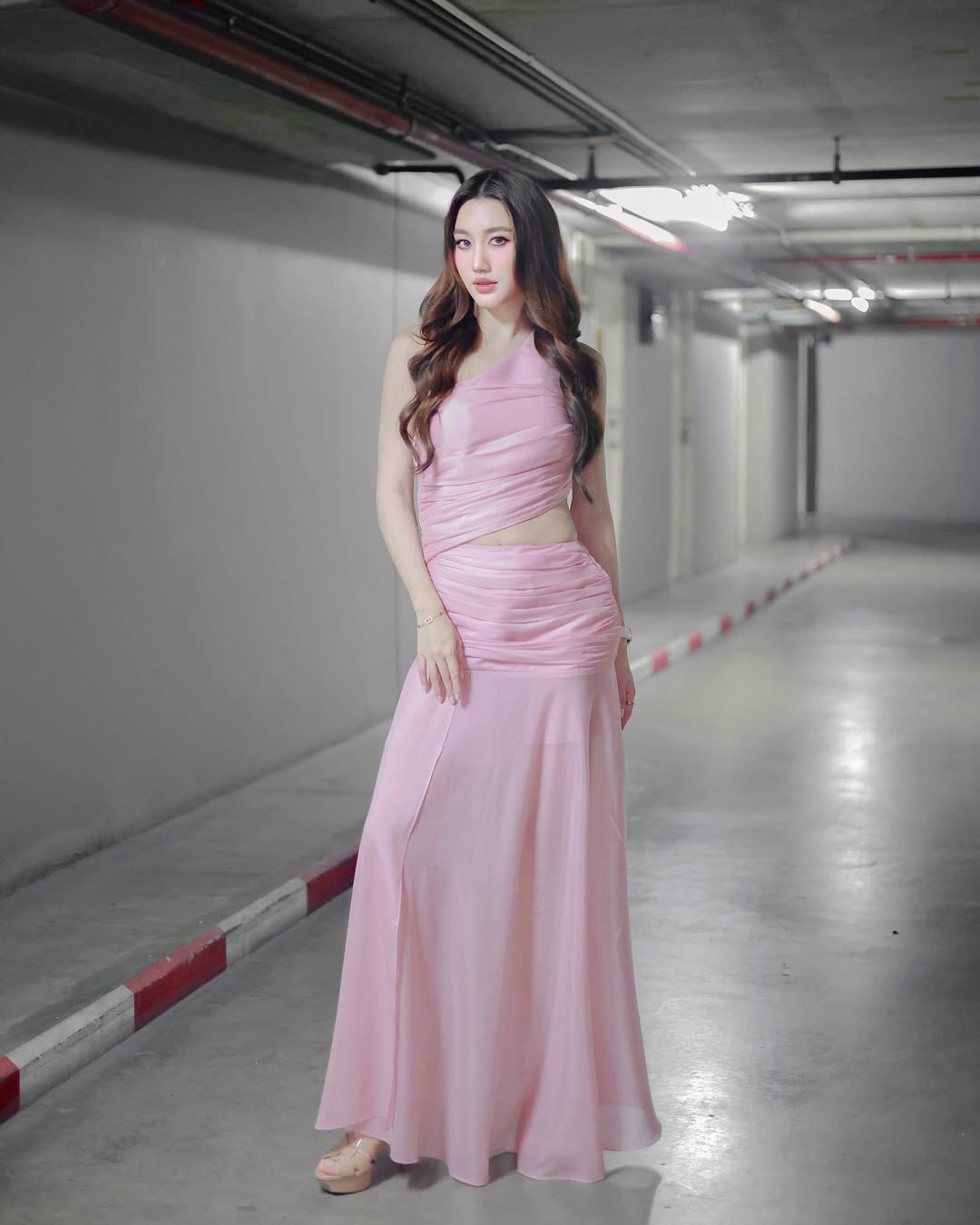 เบส - รักษ์วนีย์ คำสิงห์