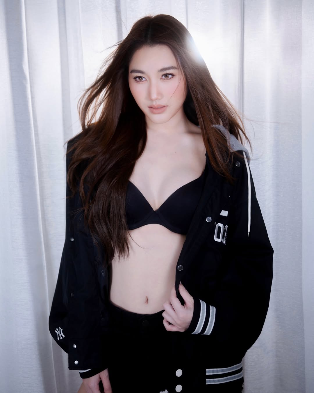 เบส - รักษ์วนีย์ คำสิงห์