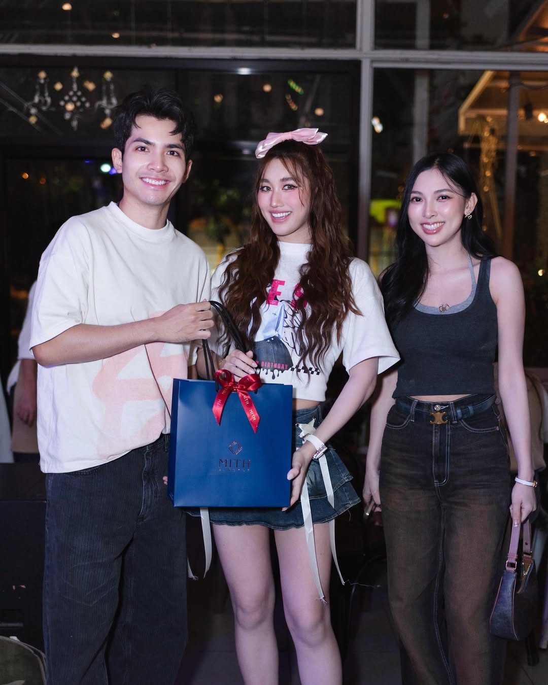 เบส - รักษ์วนีย์ คำสิงห์