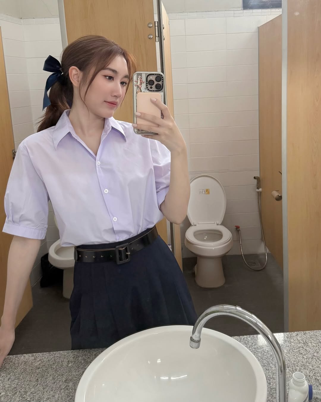 เบส - รักษ์วนีย์ คำสิงห์