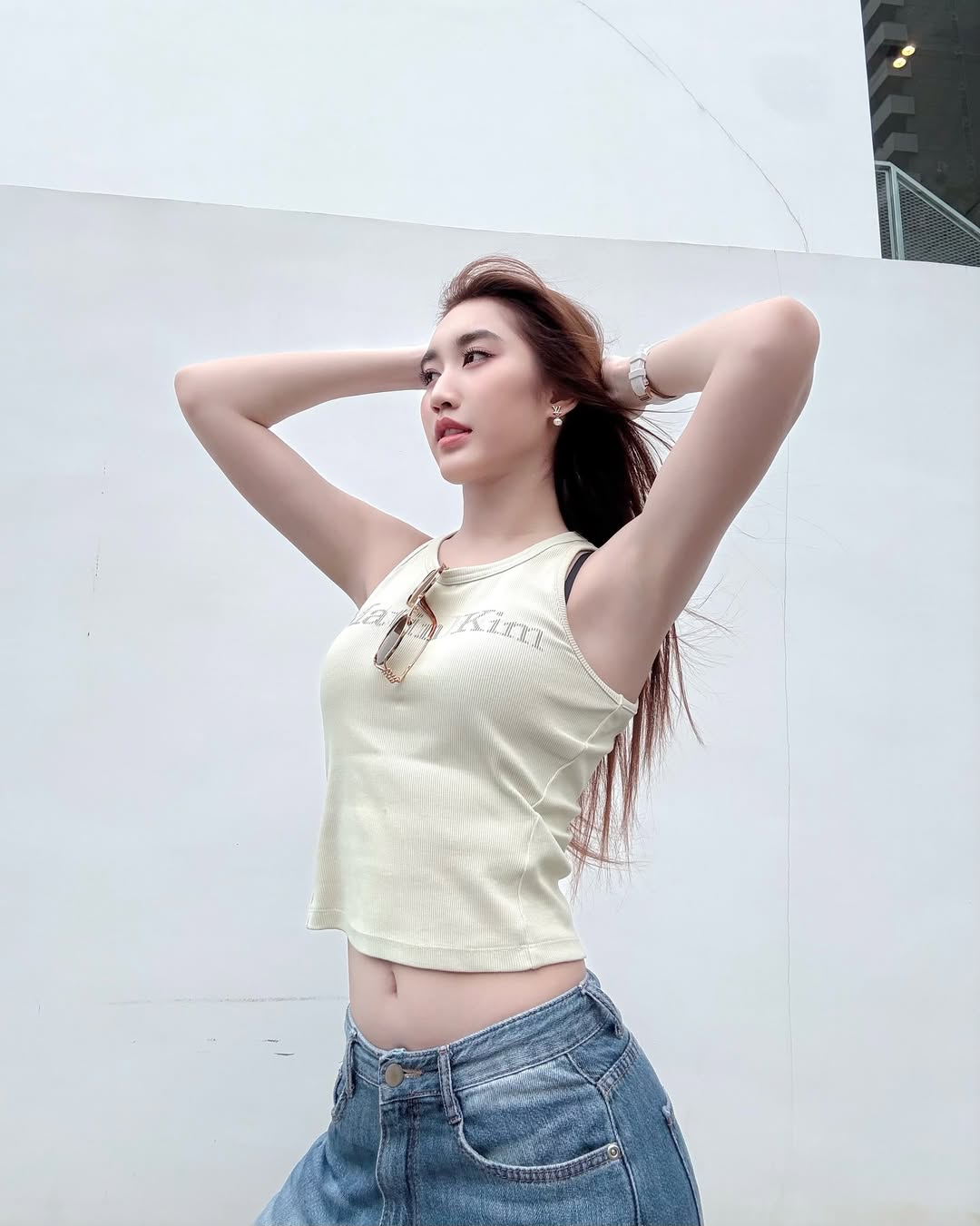 เบส - รักษ์วนีย์ คำสิงห์