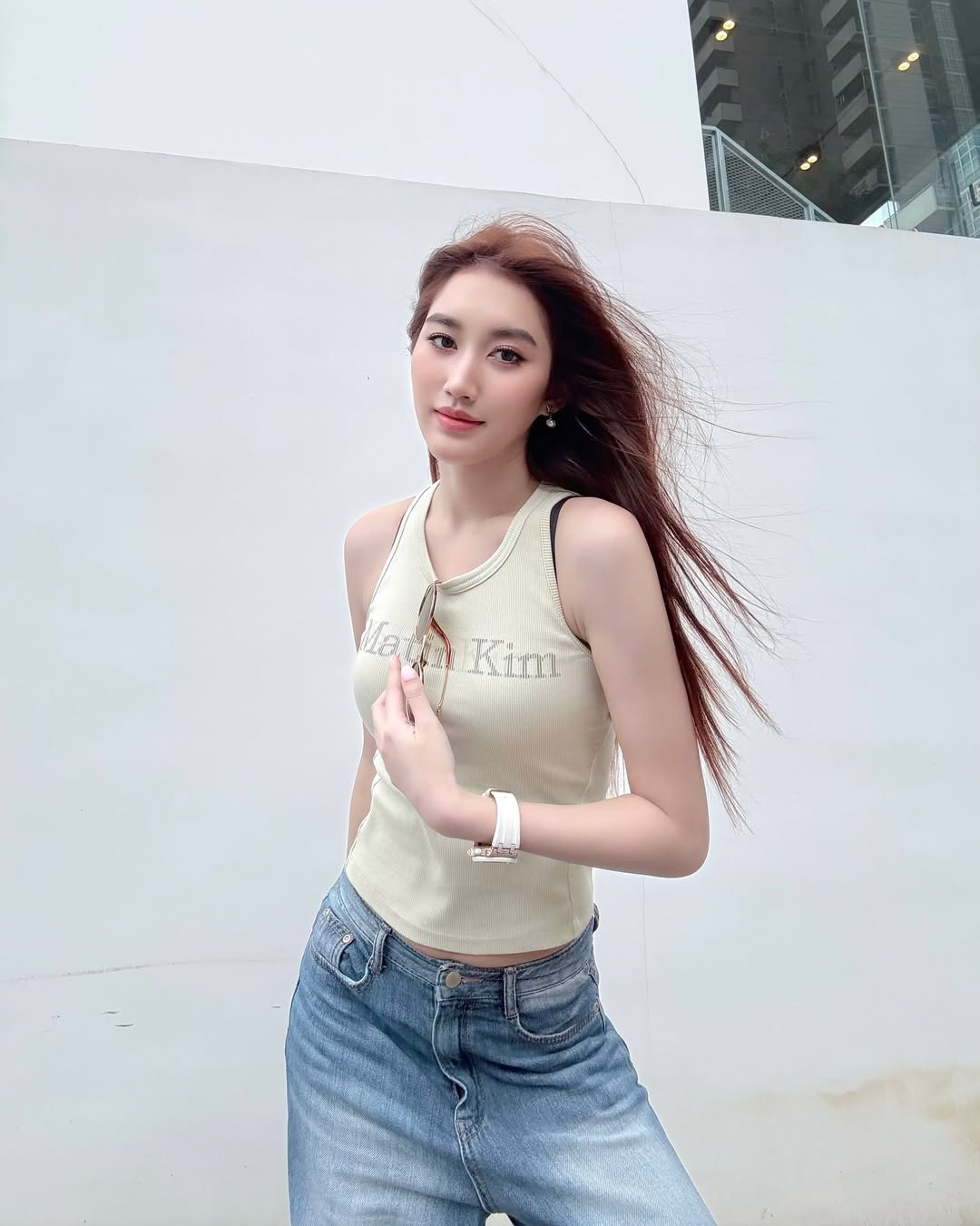 เบส - รักษ์วนีย์ คำสิงห์