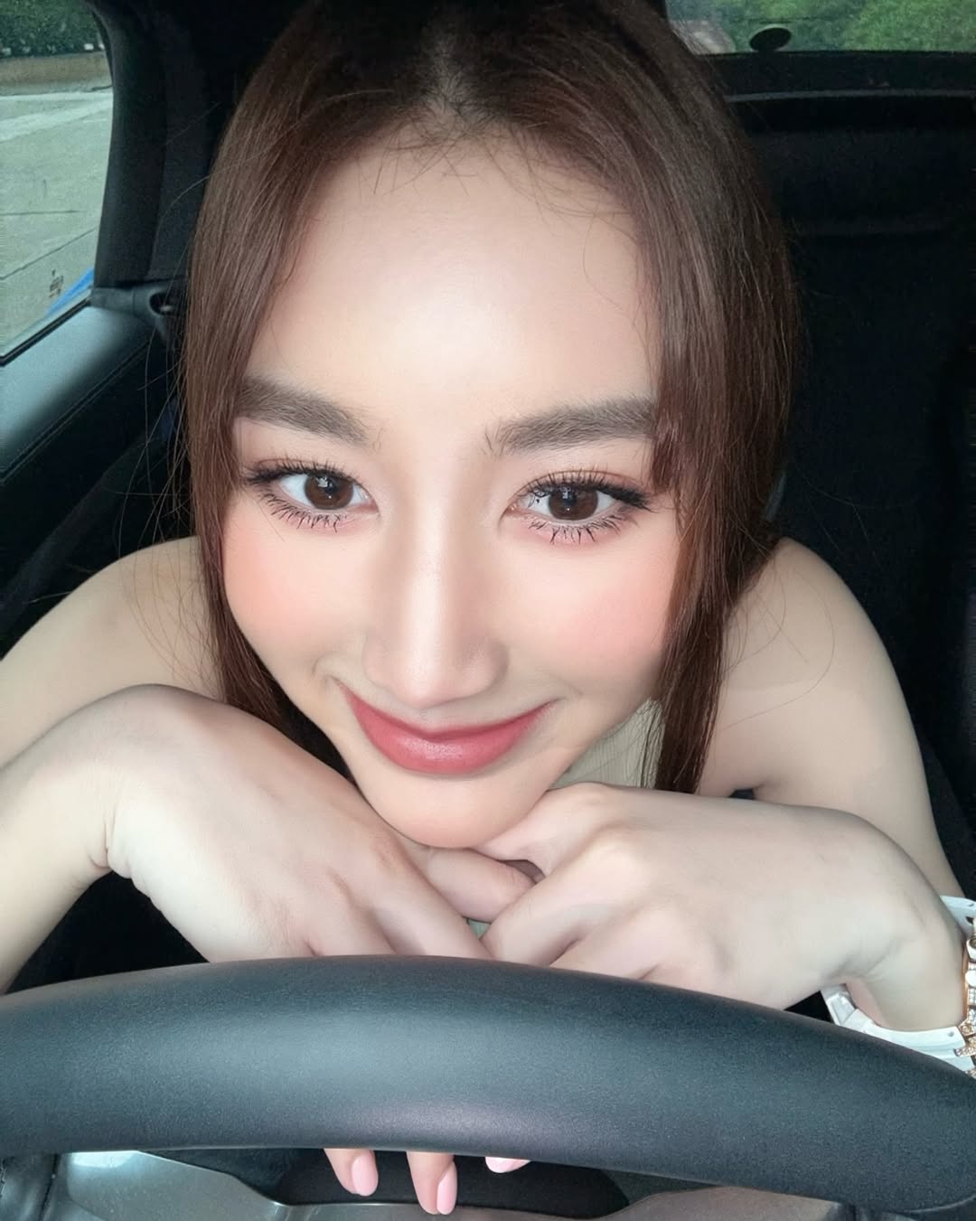 เบส - รักษ์วนีย์ คำสิงห์