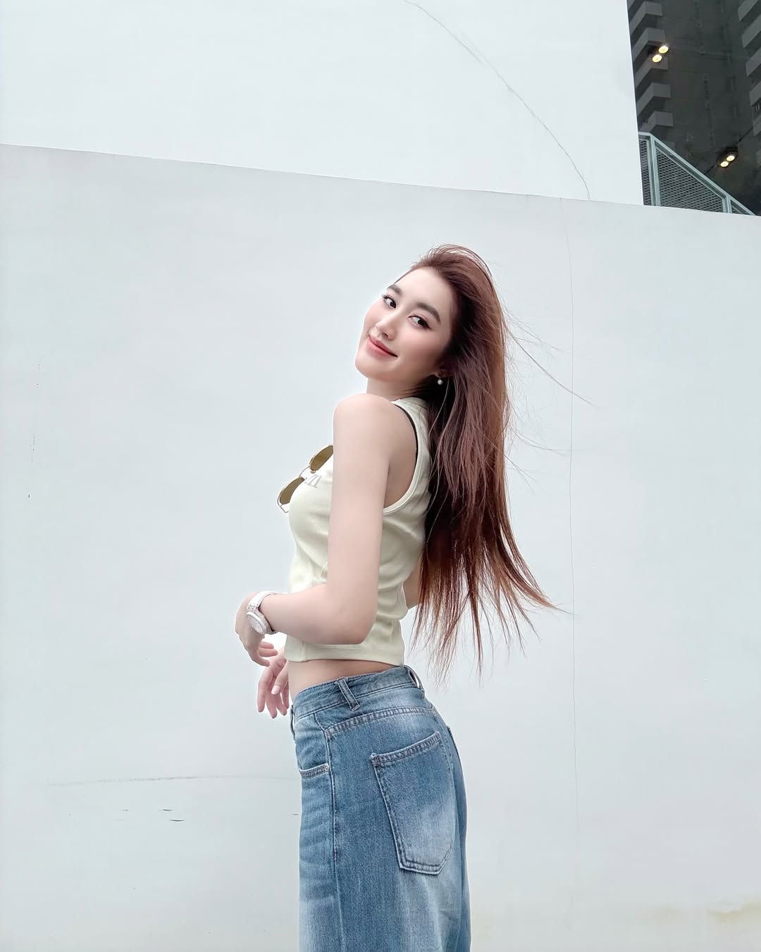 เบส - รักษ์วนีย์ คำสิงห์