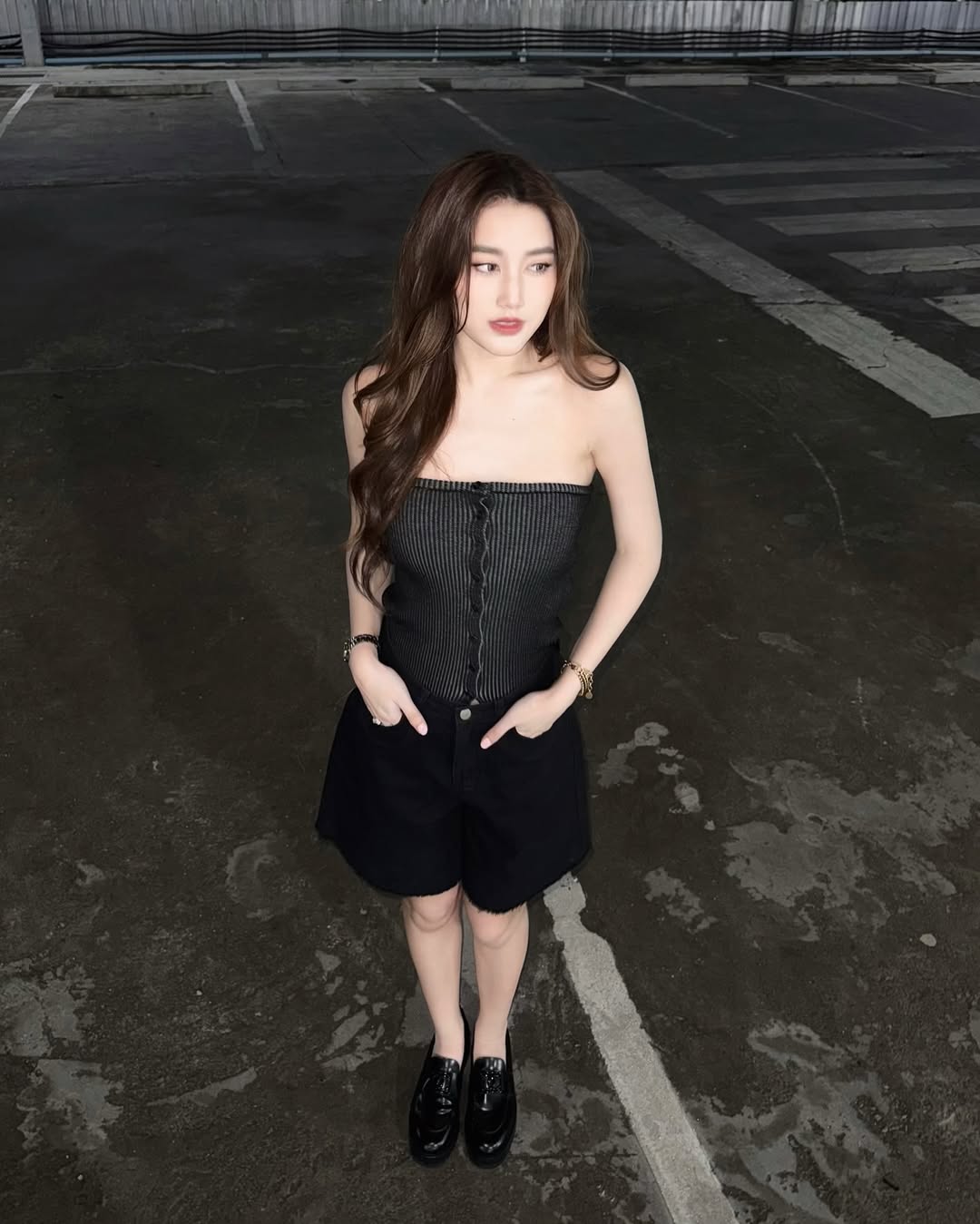 เบส - รักษ์วนีย์ คำสิงห์