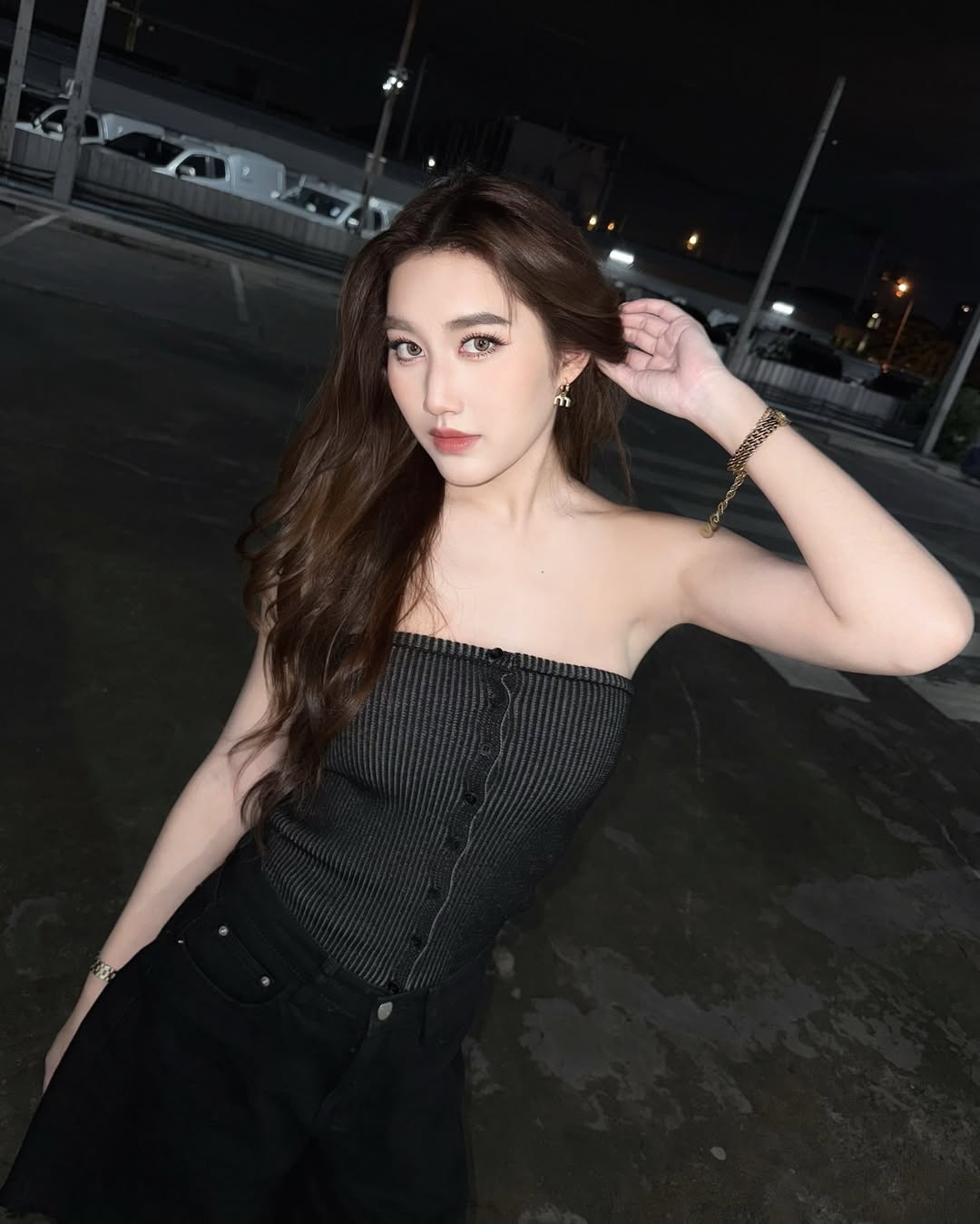 เบส - รักษ์วนีย์ คำสิงห์