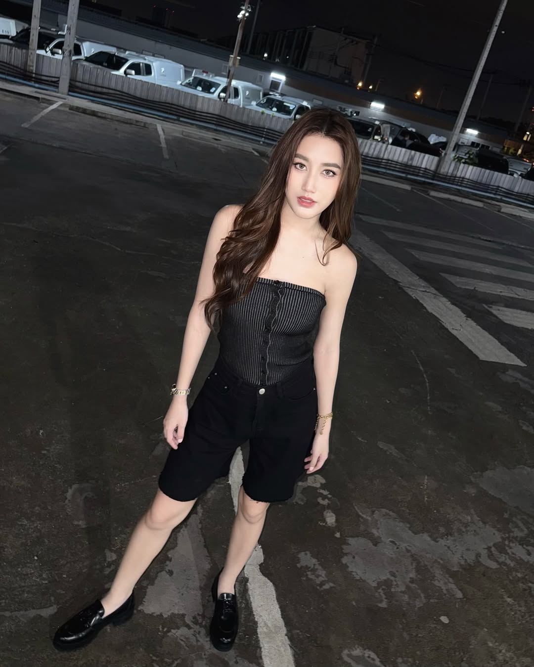 เบส - รักษ์วนีย์ คำสิงห์