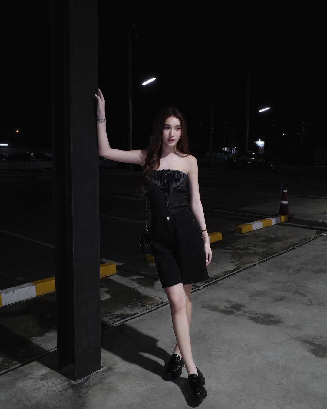 เบส - รักษ์วนีย์ คำสิงห์