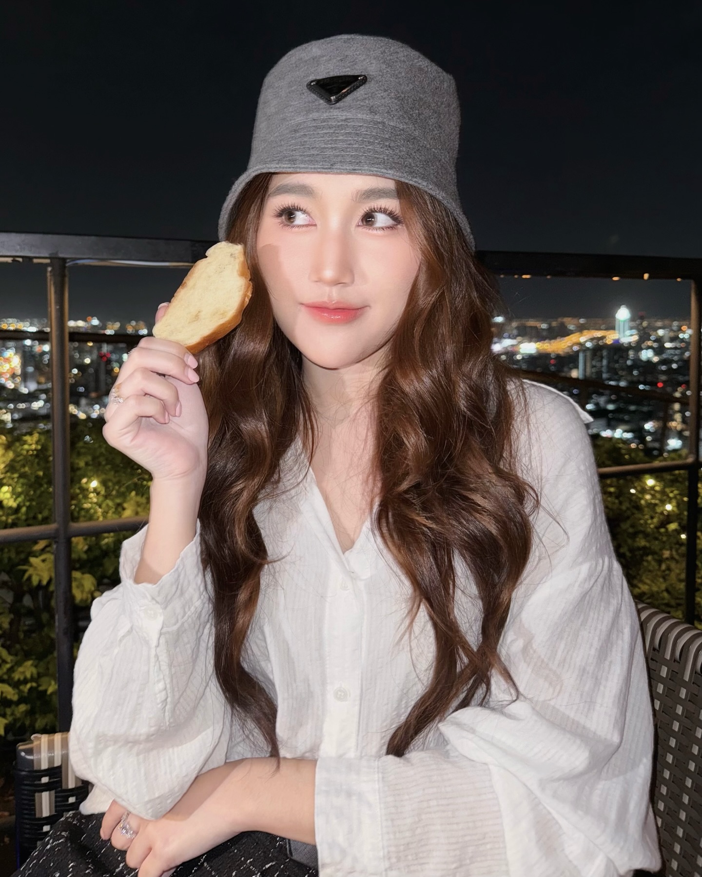 เบส - รักษ์วนีย์ คำสิงห์