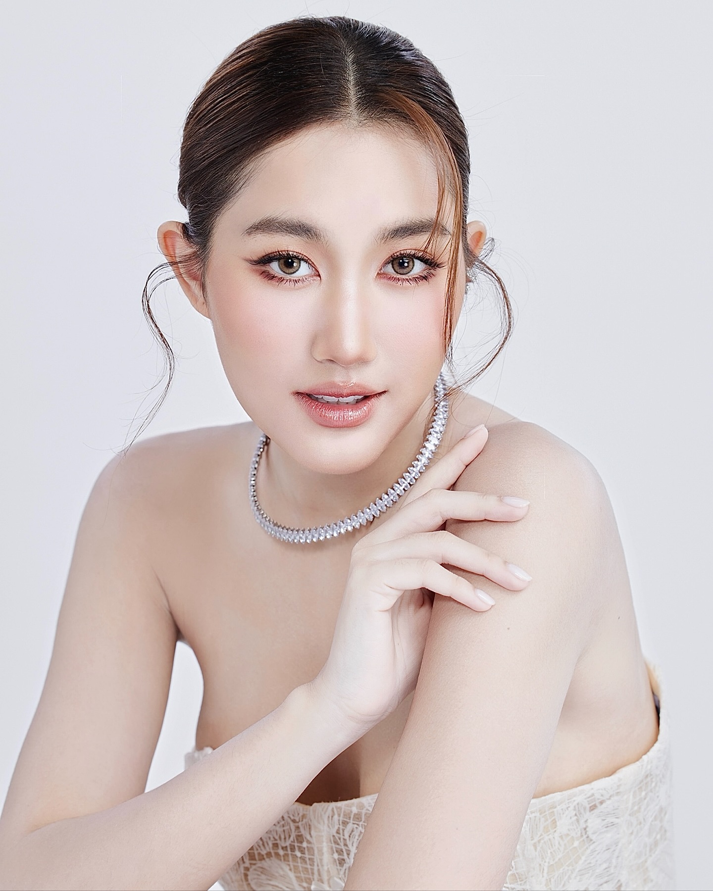 เบส - รักษ์วนีย์ คำสิงห์