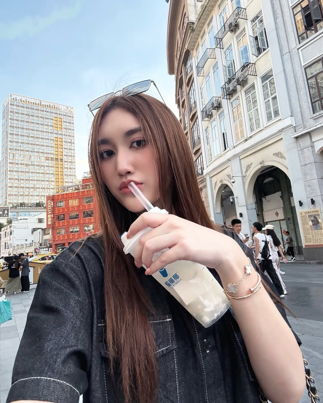 เบส - รักษ์วนีย์ คำสิงห์