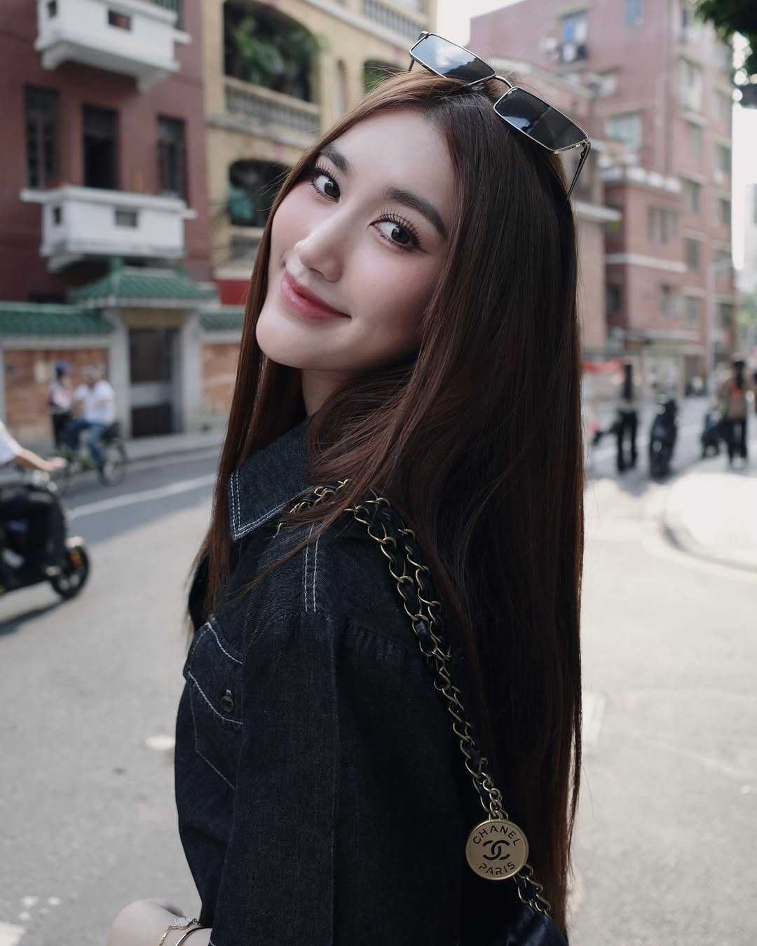เบส - รักษ์วนีย์ คำสิงห์