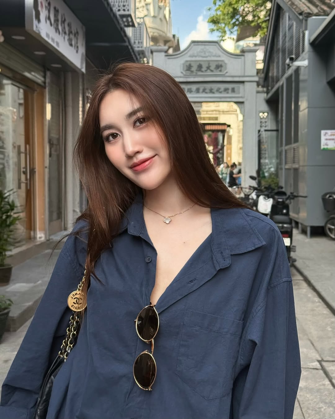 เบส - รักษ์วนีย์ คำสิงห์