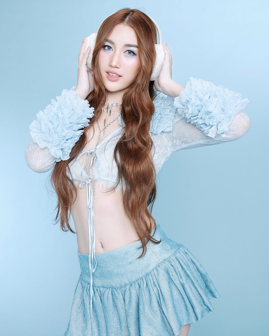 เบส - รักษ์วนีย์ คำสิงห์
