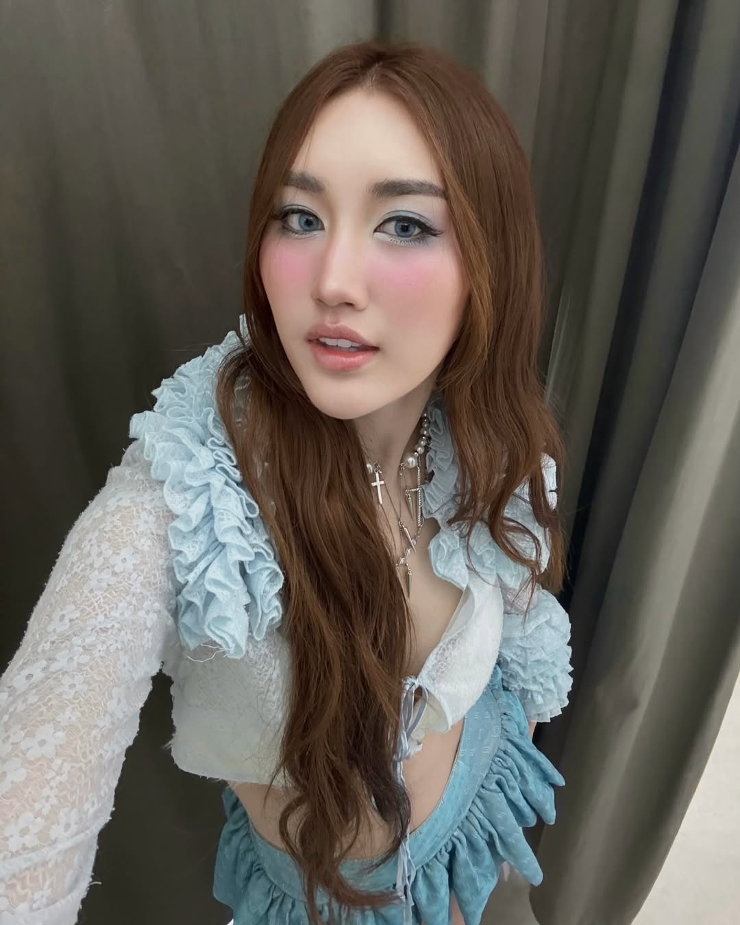 เบส - รักษ์วนีย์ คำสิงห์