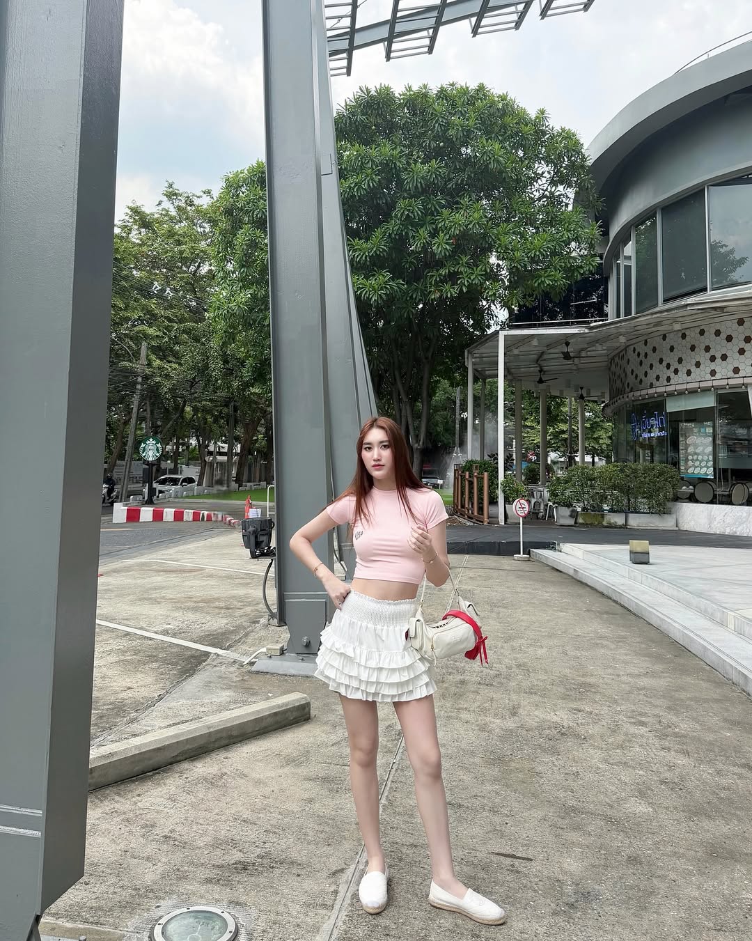 เบส - รักษ์วนีย์ คำสิงห์