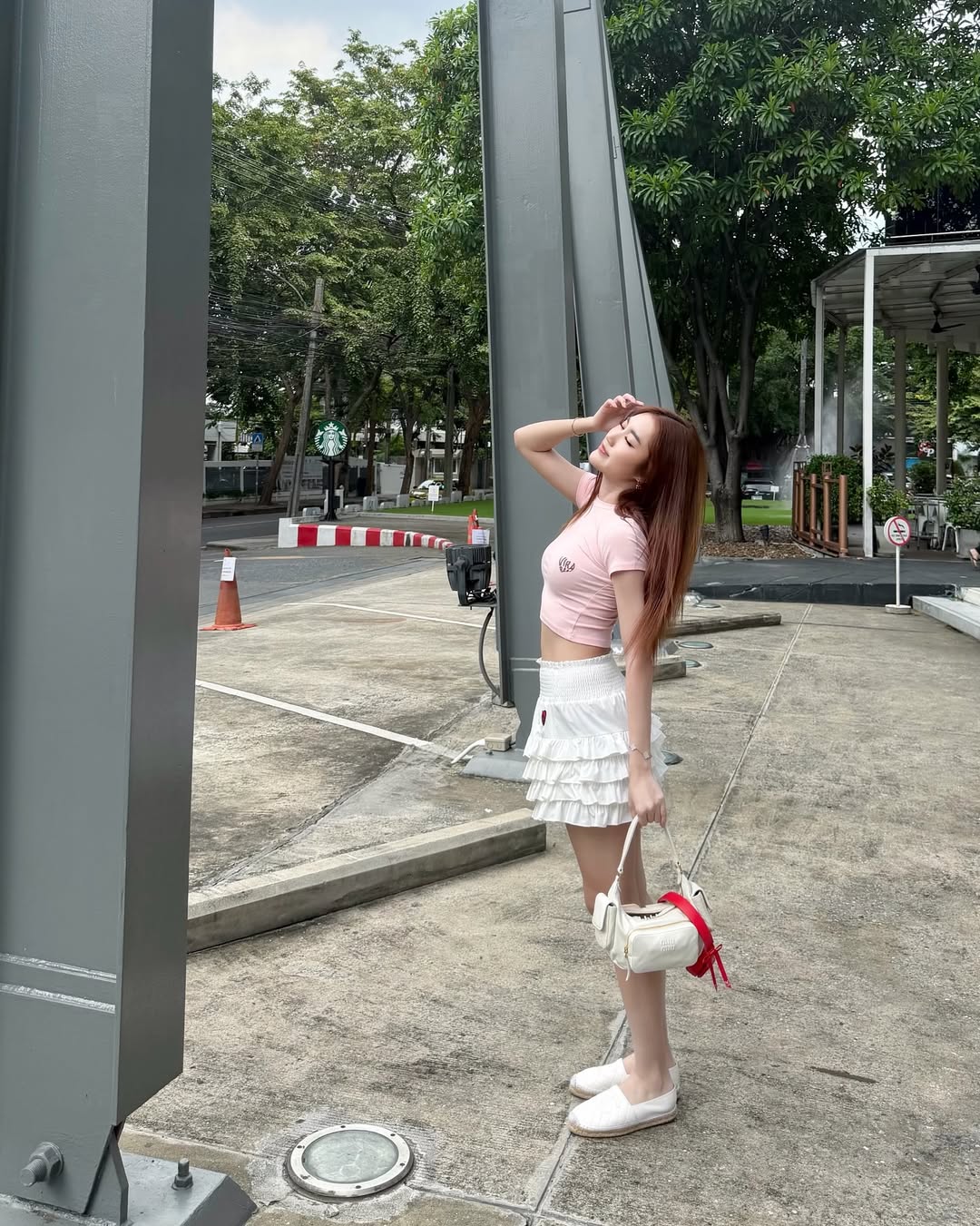 เบส - รักษ์วนีย์ คำสิงห์