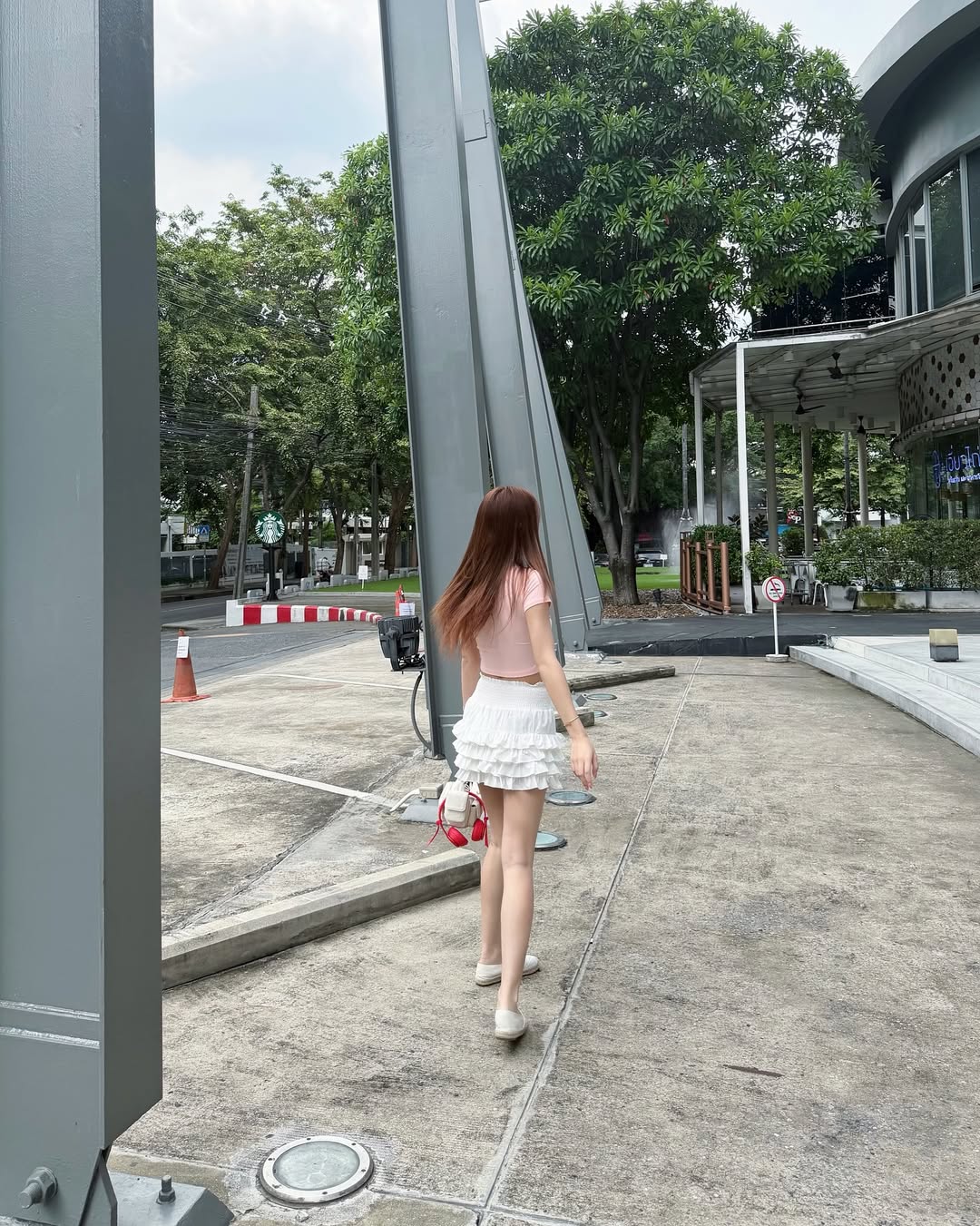 เบส - รักษ์วนีย์ คำสิงห์