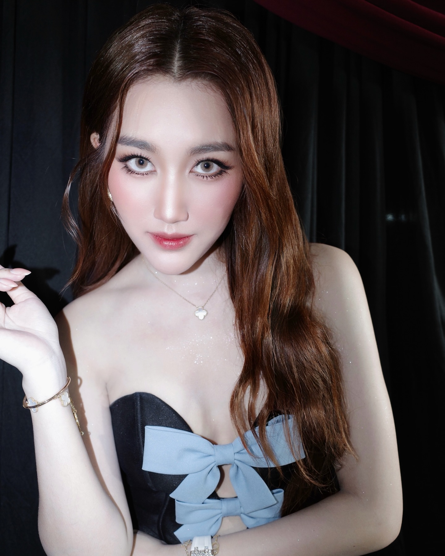 เบส - รักษ์วนีย์ คำสิงห์