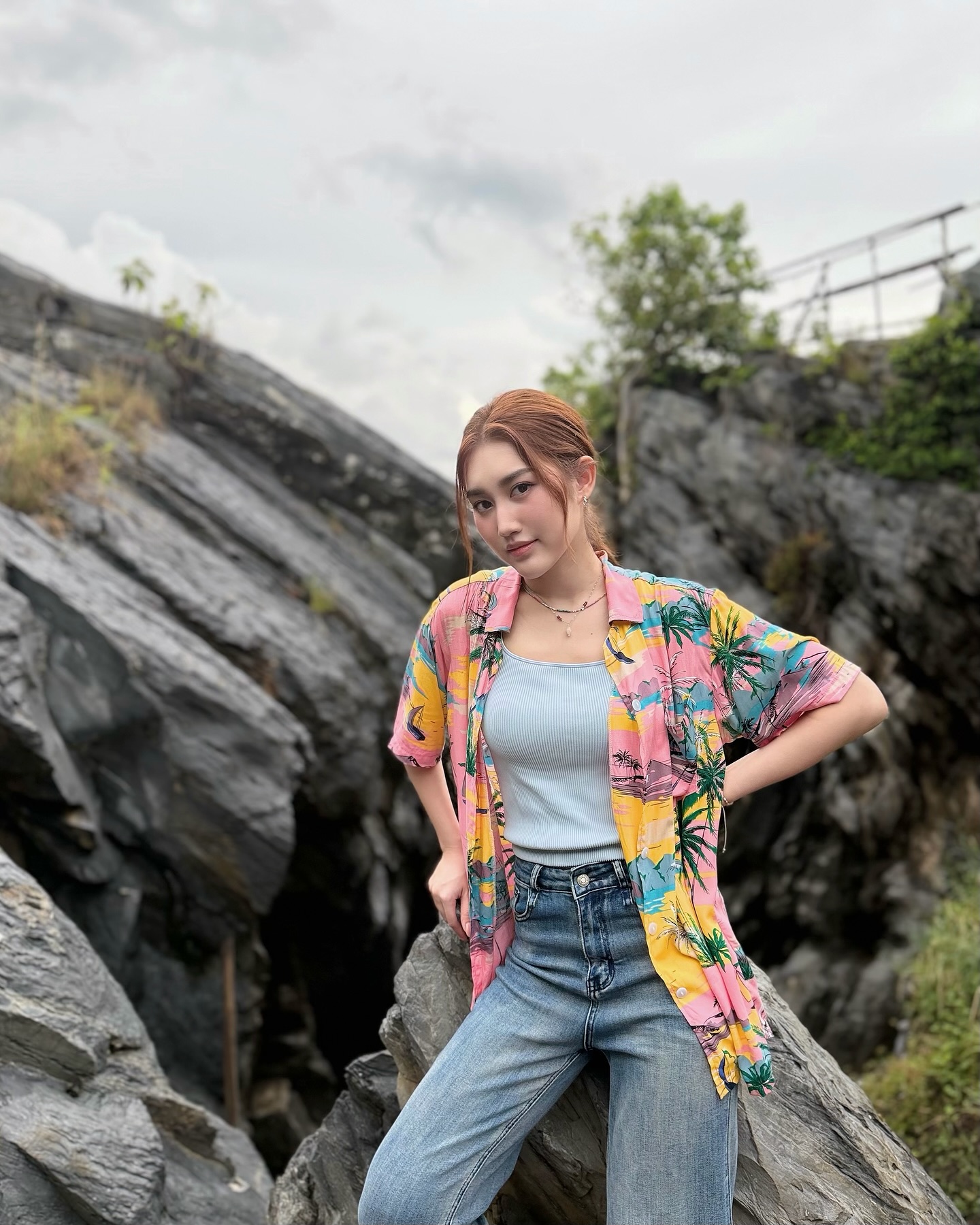 เบส - รักษ์วนีย์ คำสิงห์