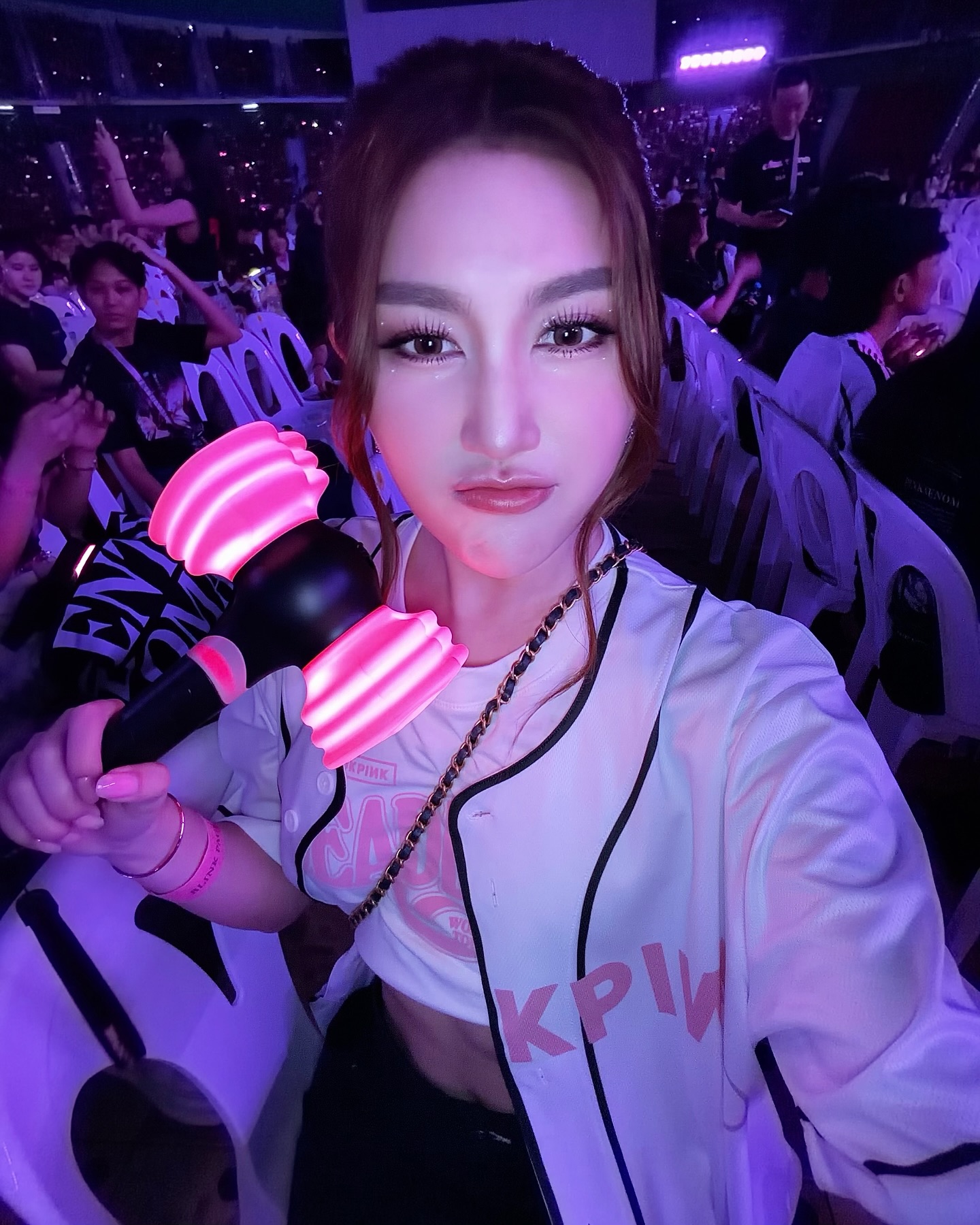 เบส - รักษ์วนีย์ คำสิงห์