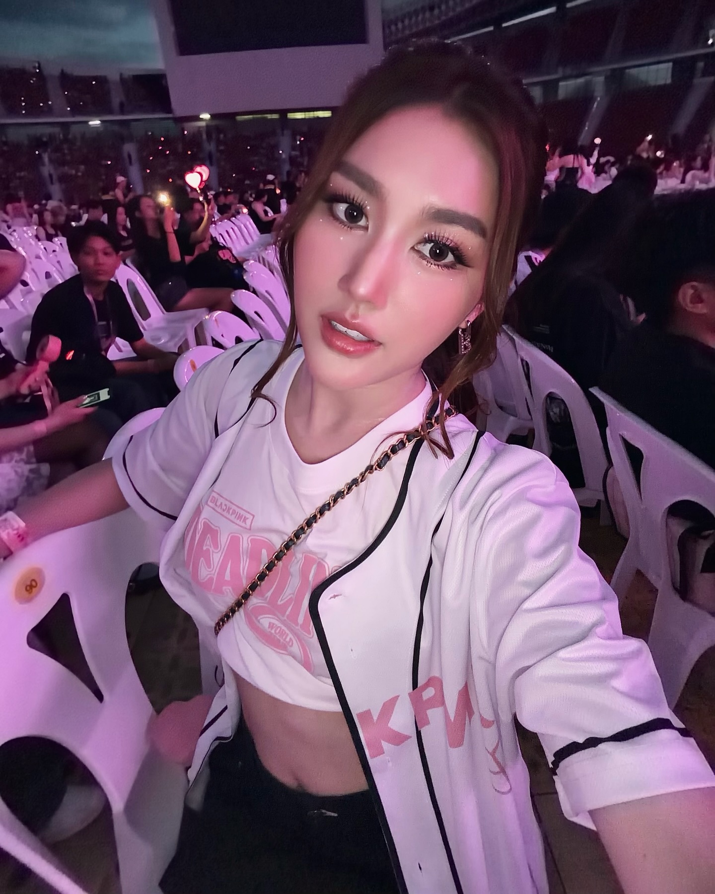 เบส - รักษ์วนีย์ คำสิงห์