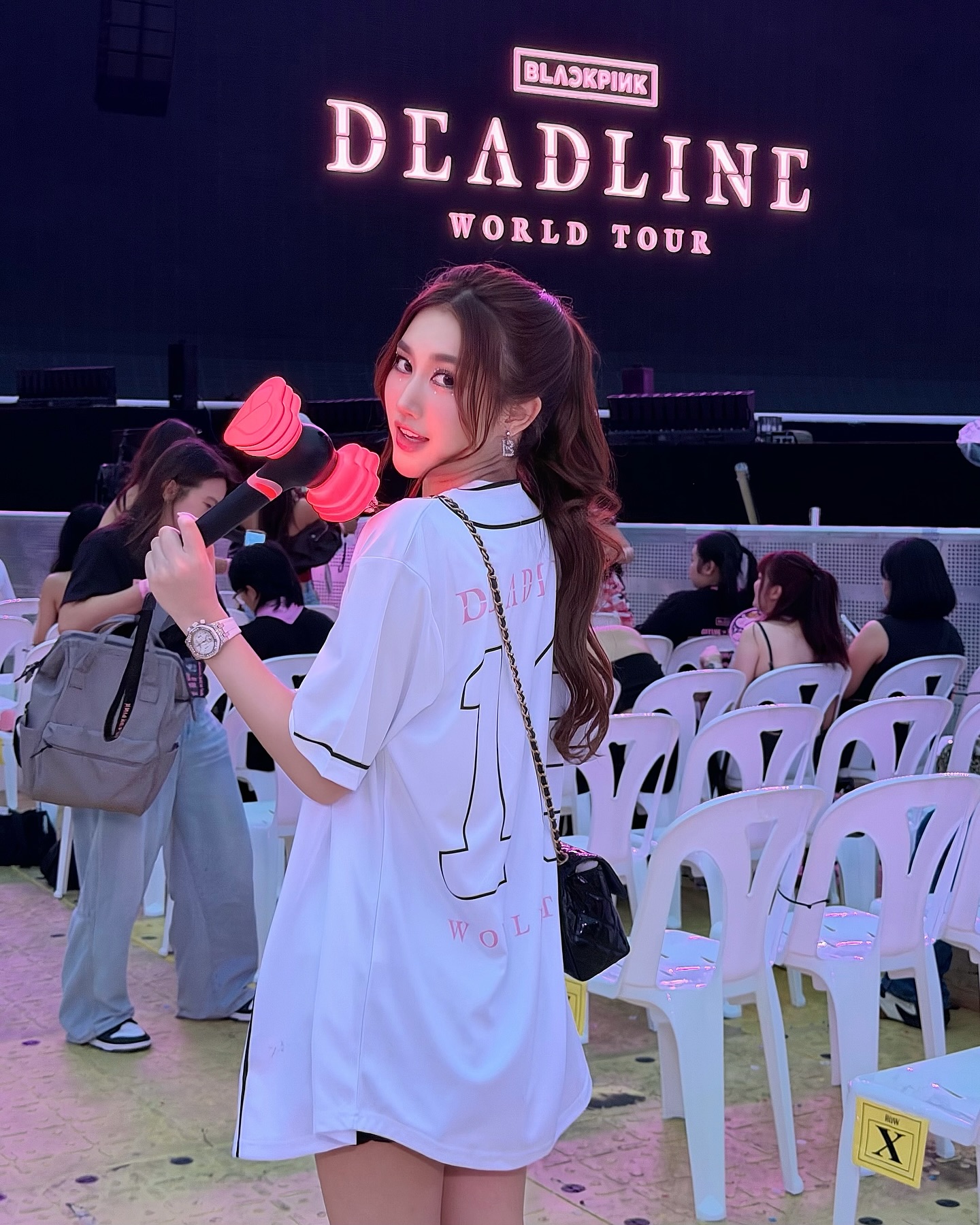 เบส - รักษ์วนีย์ คำสิงห์