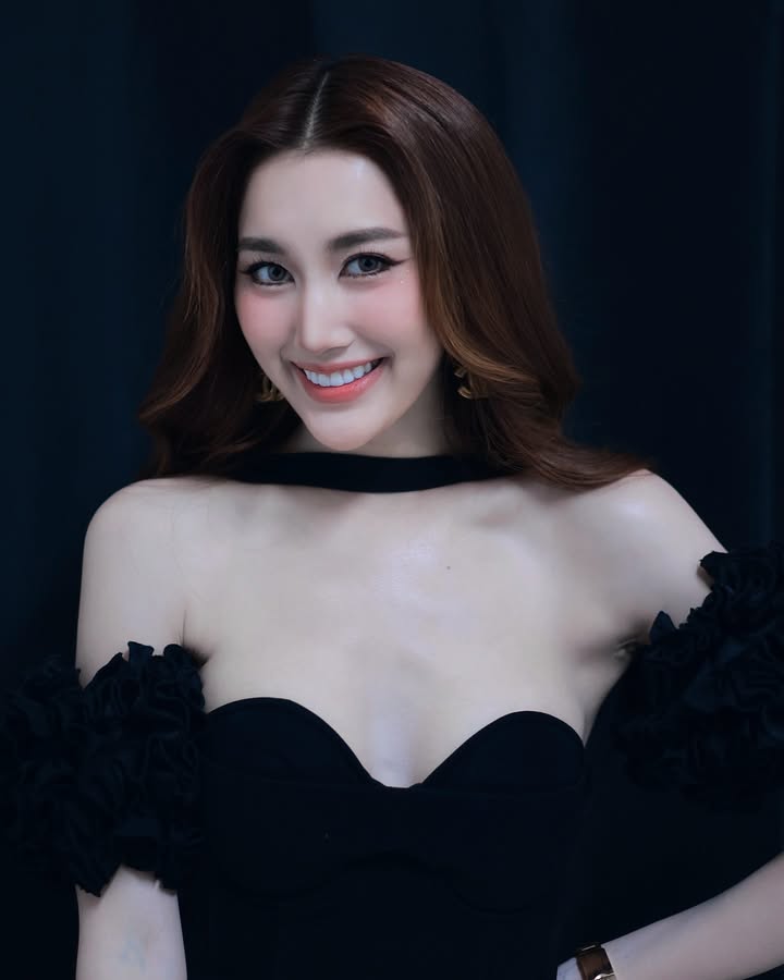 เบส - รักษ์วนีย์ คำสิงห์