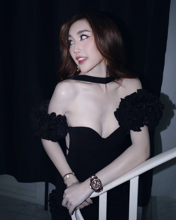 เบส - รักษ์วนีย์ คำสิงห์