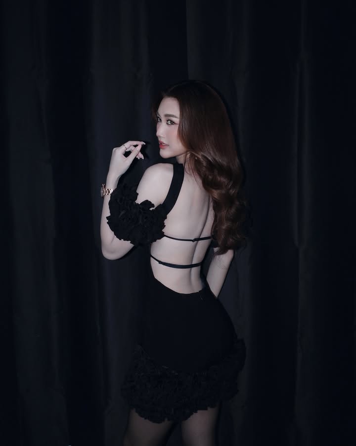 เบส - รักษ์วนีย์ คำสิงห์