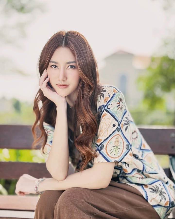 เบส - รักษ์วนีย์ คำสิงห์