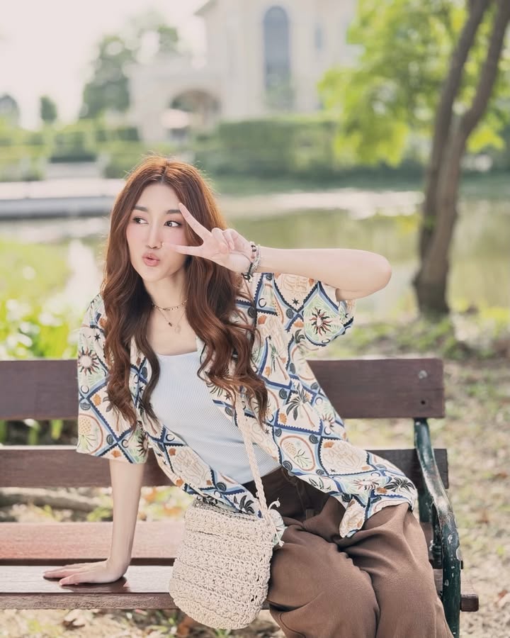 เบส - รักษ์วนีย์ คำสิงห์