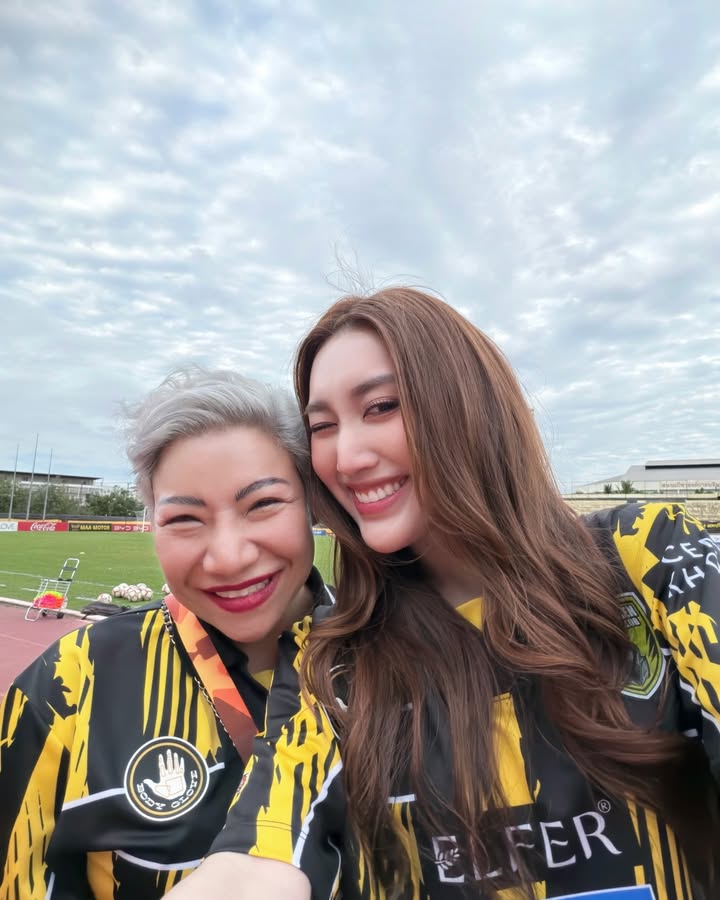 เบส - รักษ์วนีย์ คำสิงห์