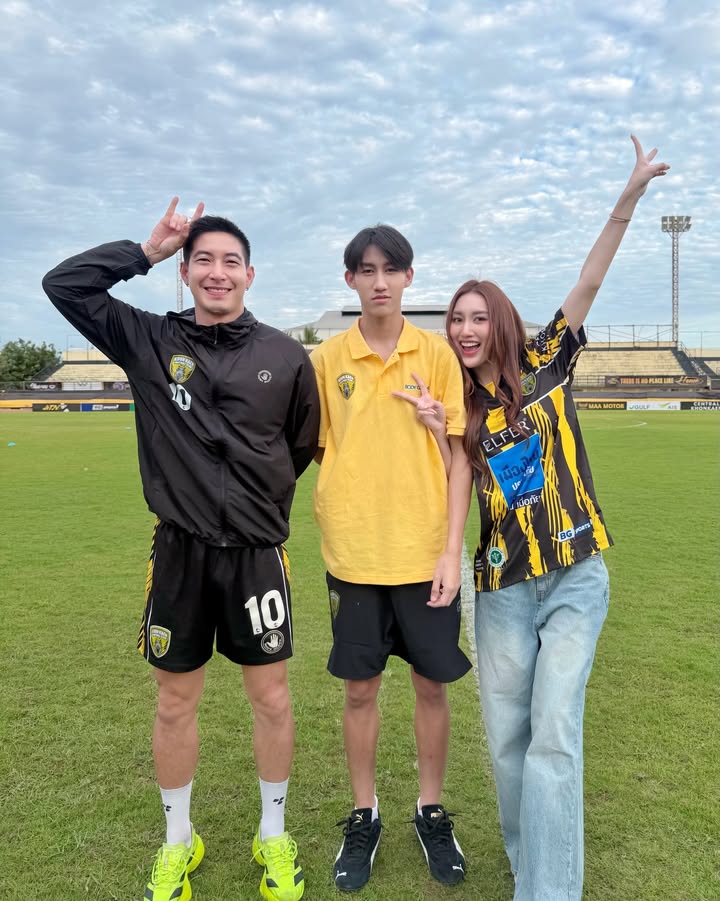 เบส - รักษ์วนีย์ คำสิงห์