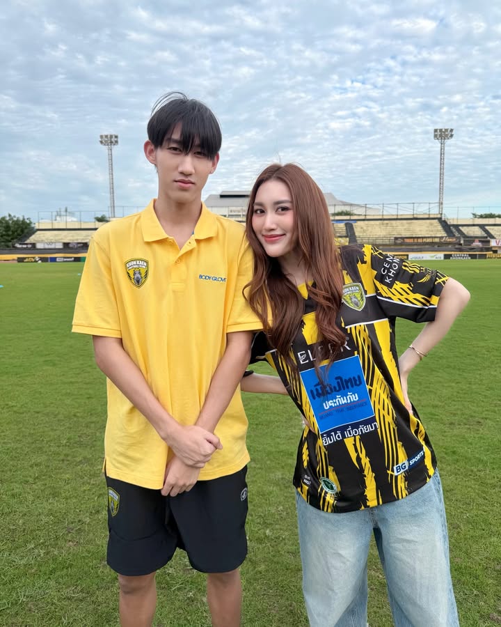 เบส - รักษ์วนีย์ คำสิงห์