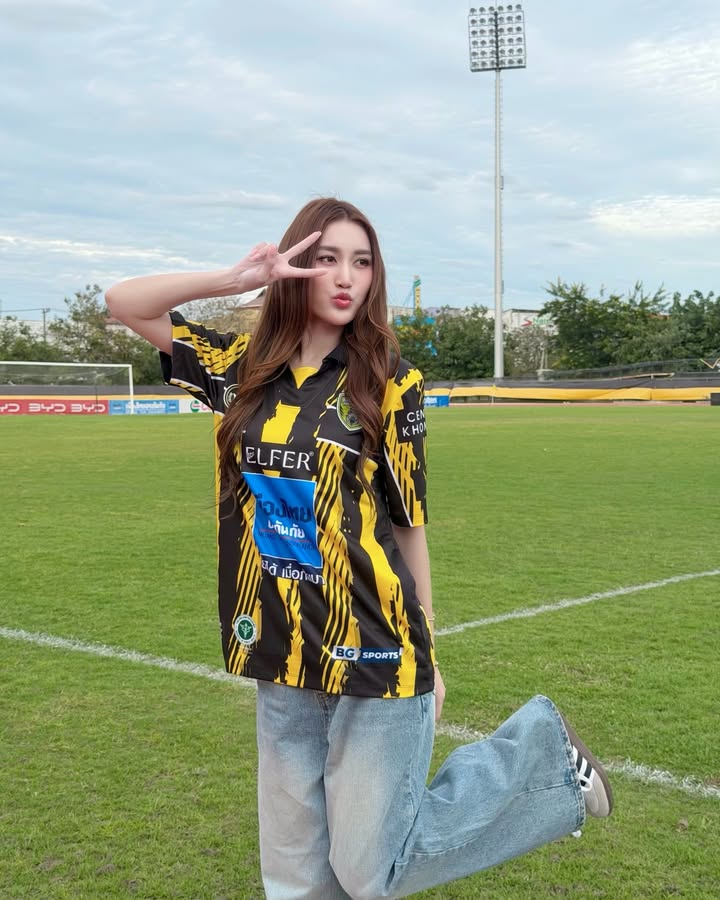 เบส - รักษ์วนีย์ คำสิงห์