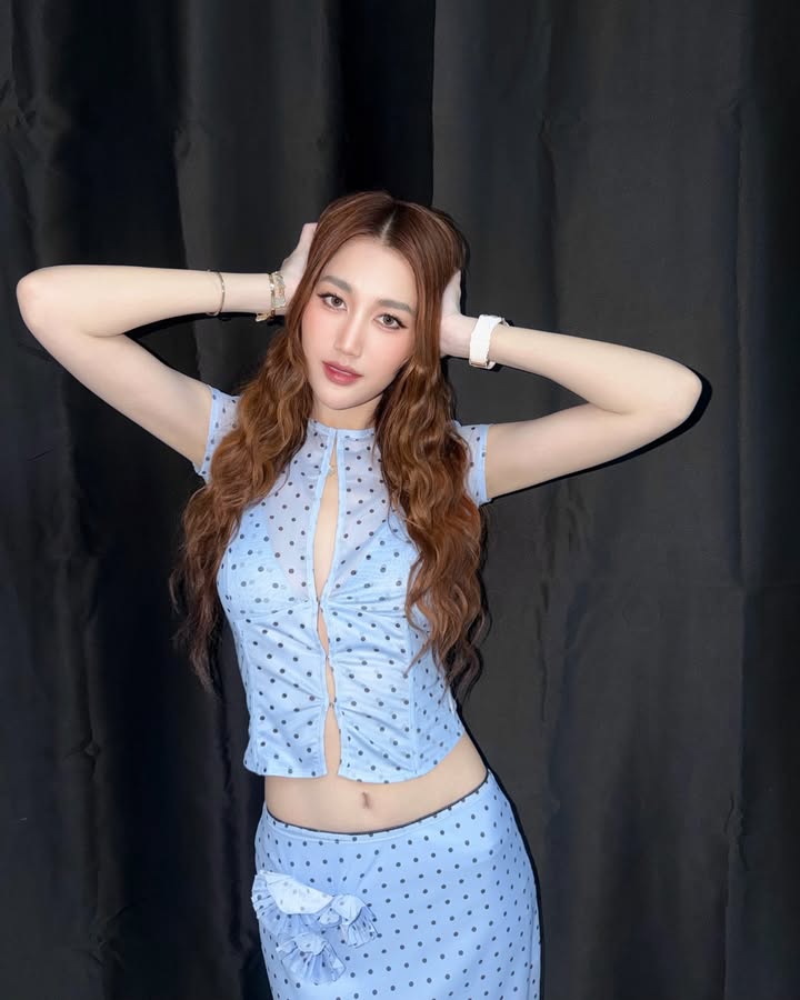 เบส - รักษ์วนีย์ คำสิงห์