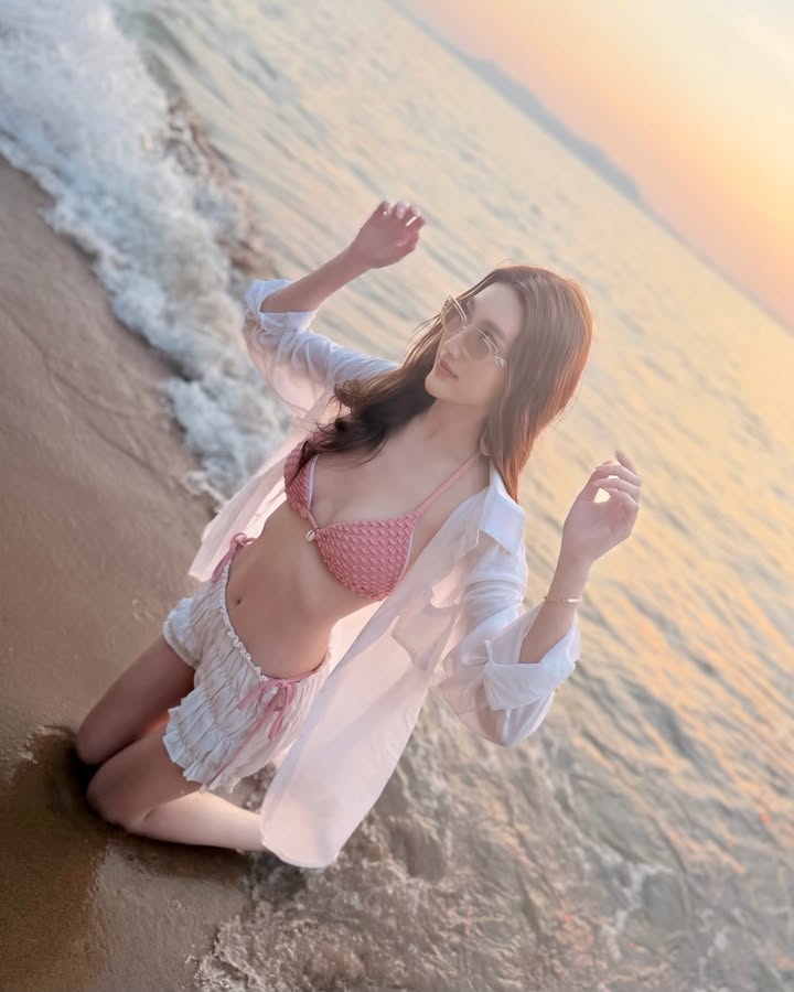 เบส - รักษ์วนีย์ คำสิงห์