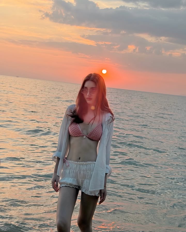 เบส - รักษ์วนีย์ คำสิงห์