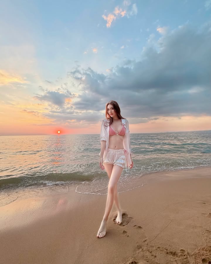 เบส - รักษ์วนีย์ คำสิงห์