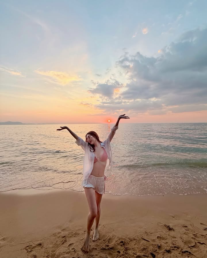 เบส - รักษ์วนีย์ คำสิงห์