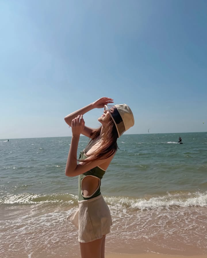 เบส - รักษ์วนีย์ คำสิงห์