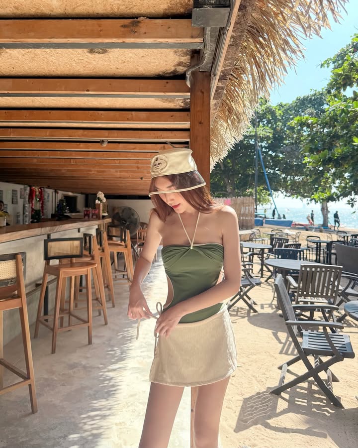 เบส - รักษ์วนีย์ คำสิงห์