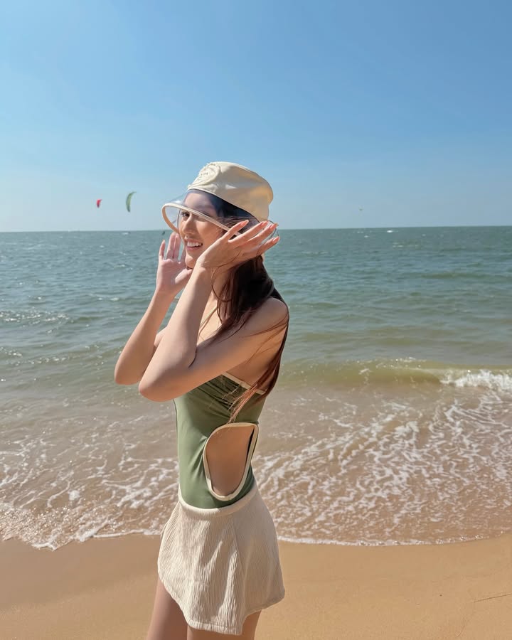 เบส - รักษ์วนีย์ คำสิงห์