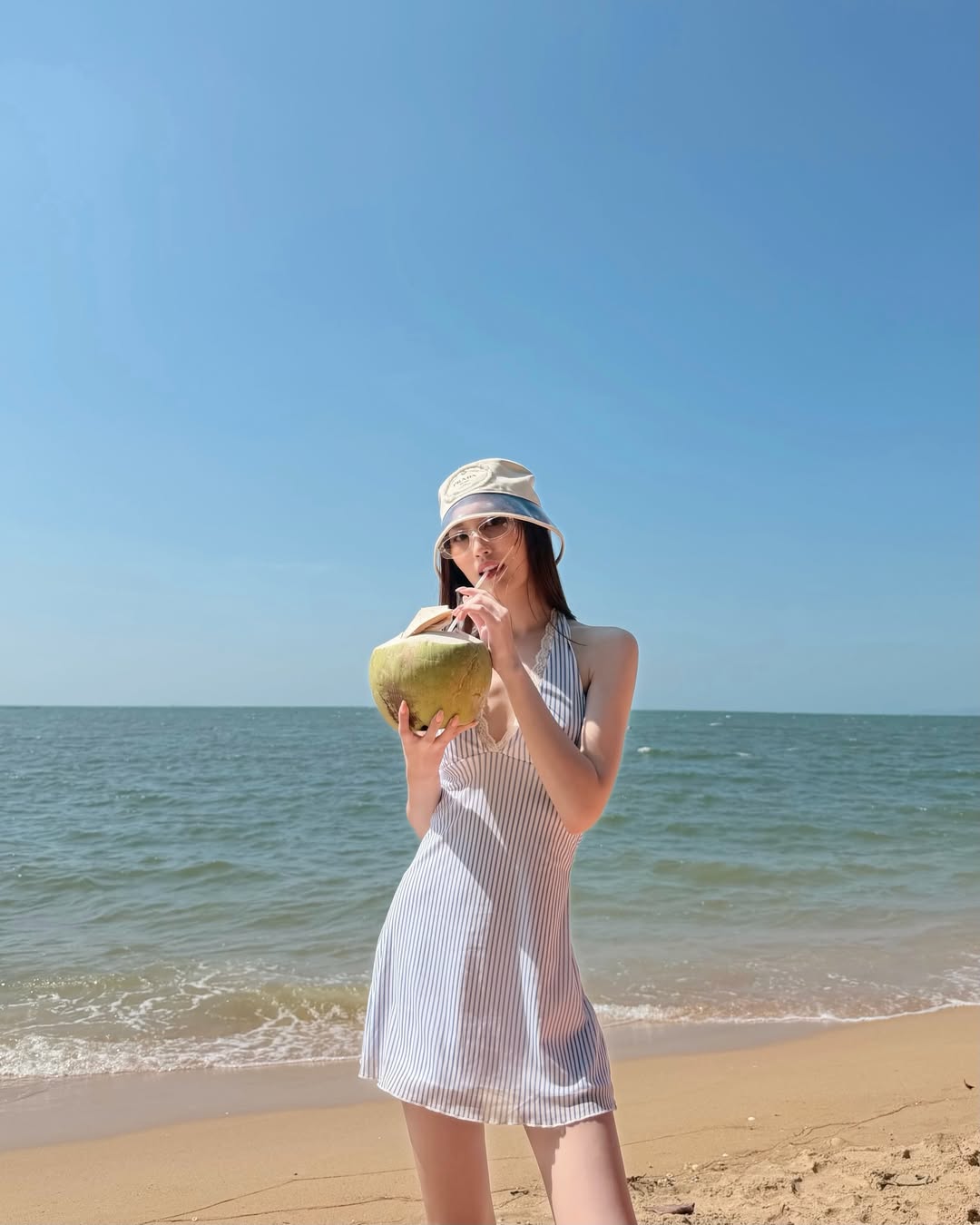 เบส - รักษ์วนีย์ คำสิงห์