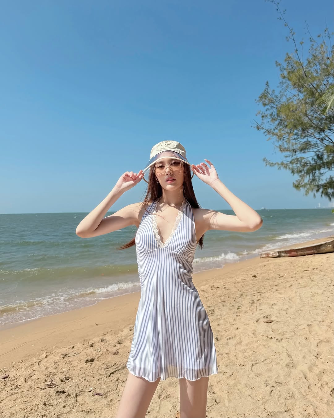 เบส - รักษ์วนีย์ คำสิงห์