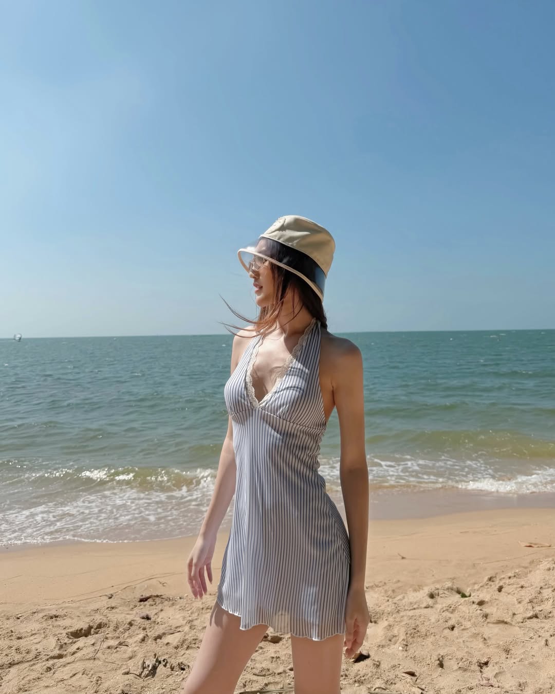 เบส - รักษ์วนีย์ คำสิงห์